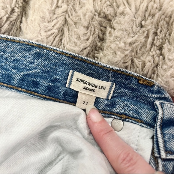 MADEWELL Superwide Leg Jeans in Medium Wash - Size 23 - Picture 13 of 14